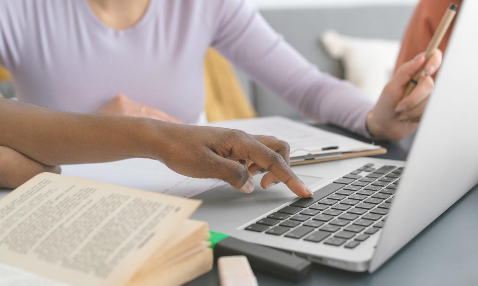 Environnement de travail analyste financier